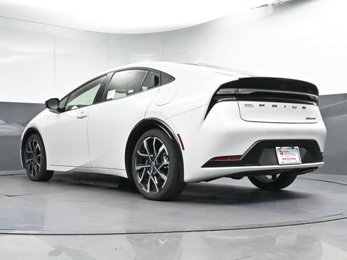 Certified 2024 Toyota Prius Prime XSE image 29