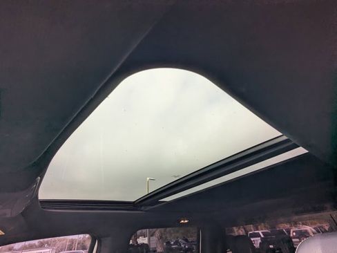 Used 2022 Ford F350 Lariat image 22