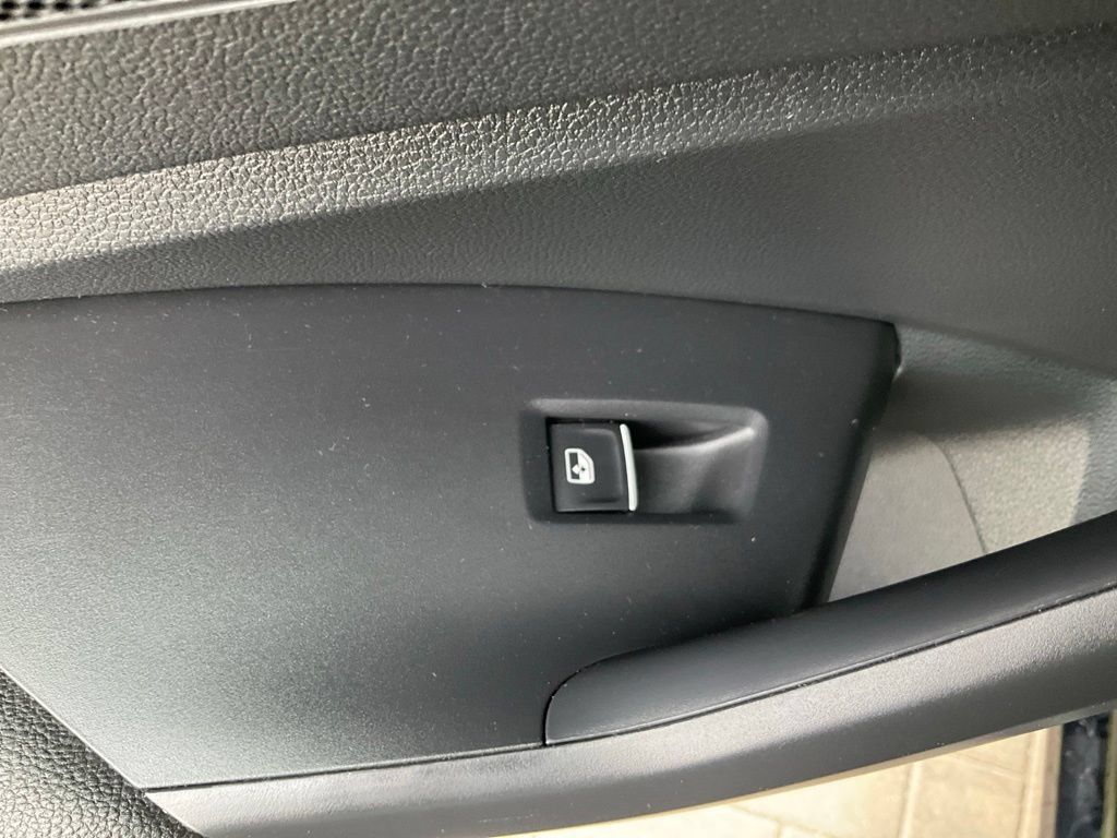 Used 2025 Volkswagen Jetta S FWD image 33