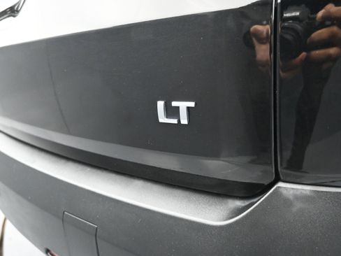 Used 2020 Chevrolet Traverse LT AWD/4WD image 36