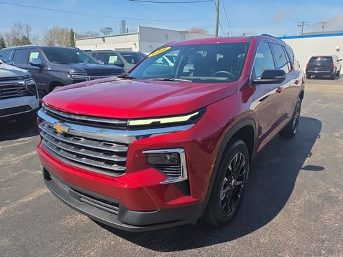 New 2026 Chevrolet Traverse LT w/ Sun and Wheel Package image 3