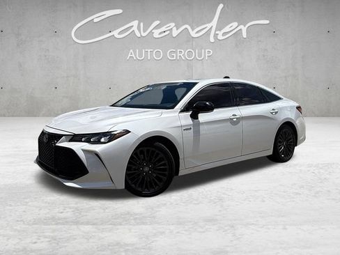 Used 2019 Toyota Avalon XSE FWD image 1