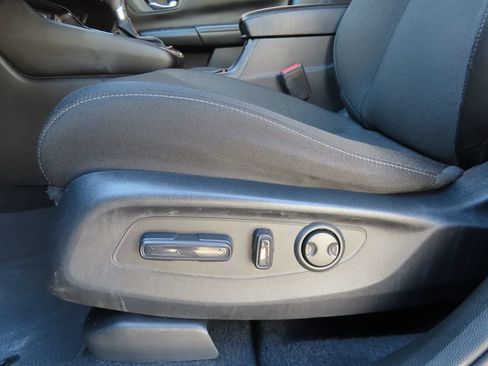 Used 2023 Honda CR-V EX image 7
