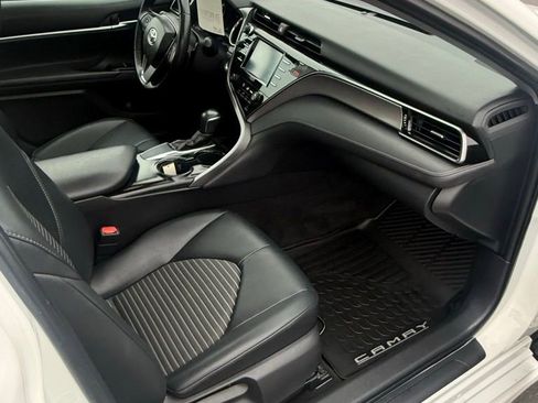 Used 2019 Toyota Camry SE w/ Convenience Package image 11
