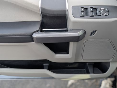 Used 2019 Ford F250 XLT w/ Snow Plow Prep Package image 28