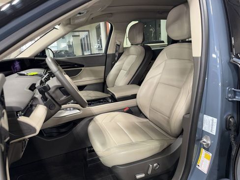 Certified 2025 Lincoln Nautilus Premier w/ Equipment Group 102A image 13