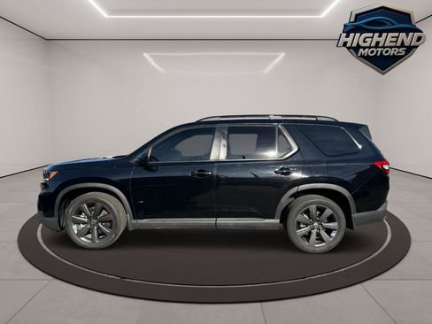 Used 2025 Honda Pilot Sport image 4
