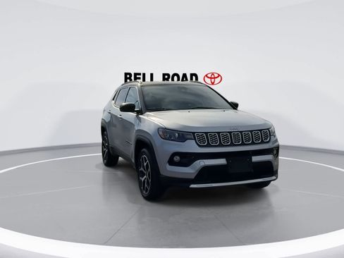Used 2025 Jeep Compass Limited image 7