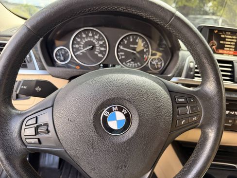 Used 2017 BMW 320i Sedan RWD image 13