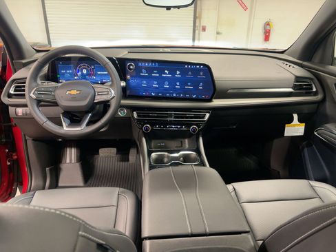 New 2026 Chevrolet Traverse LT w/ Sun and Wheel Package image 16