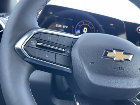 New 2025 Chevrolet Equinox LT image 11