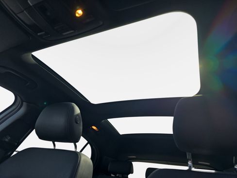 Used 2019 Mercedes-Benz GLA 250 4MATIC image 29