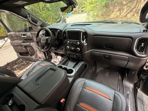 Used 2021 GMC Sierra 1500 AT4 w/ AT4 Premium Package AWD/4WD image 17