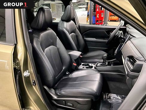 Used 2025 Subaru Forester Limited image 9