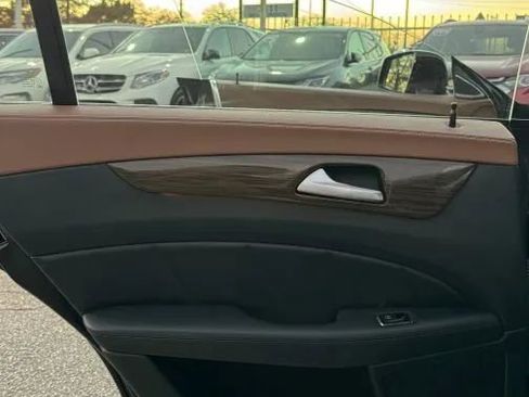 Used 2015 Mercedes-Benz CLS 400 w/ Premium 2 Package image 23