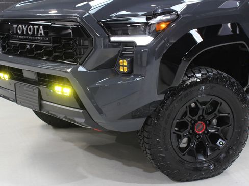 Used 2025 Toyota Tacoma TRD Pro image 5