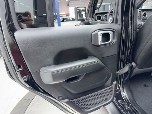 Used 2022 Jeep Wrangler Unlimited Sahara w/ Cold Weather Group AWD/4WD image 33