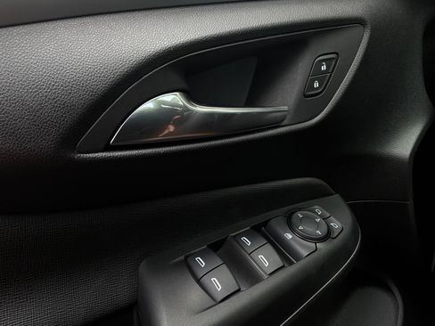 Used 2025 Buick Envista Preferred FWD image 21