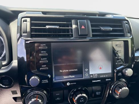 Used 2023 Toyota 4Runner TRD Off-Road Premium w/ Moonroof Package AWD/4WD image 23