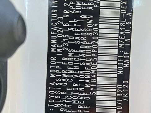 Used 2023 Toyota Corolla LE image 32