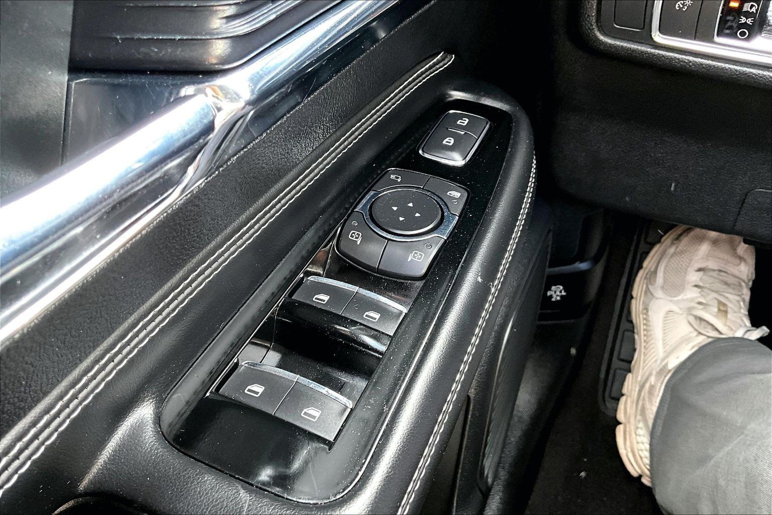 Used 2021 Lincoln Corsair AWD w/ Equipment Group 101A image 32