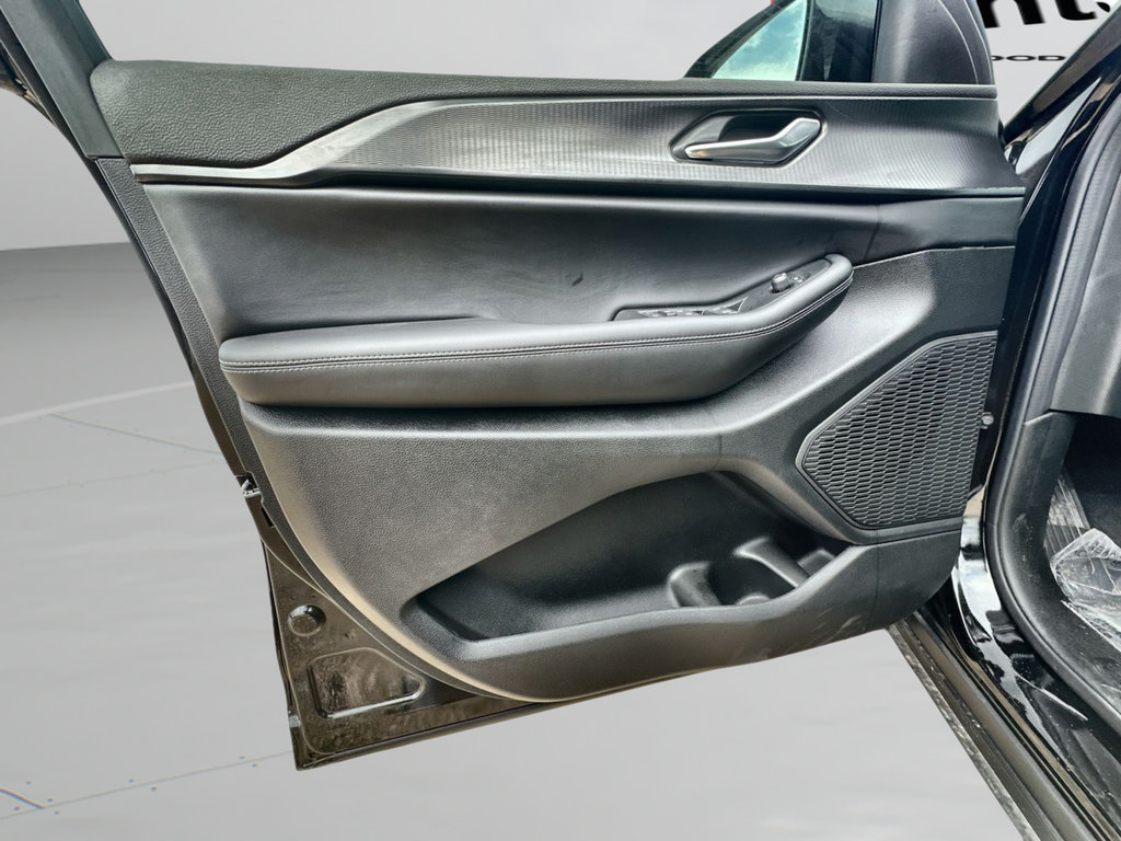 New 2025 Jeep Grand Cherokee Altitude RWD image 42