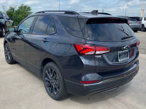 Used 2023 Chevrolet Equinox RS FWD image 3