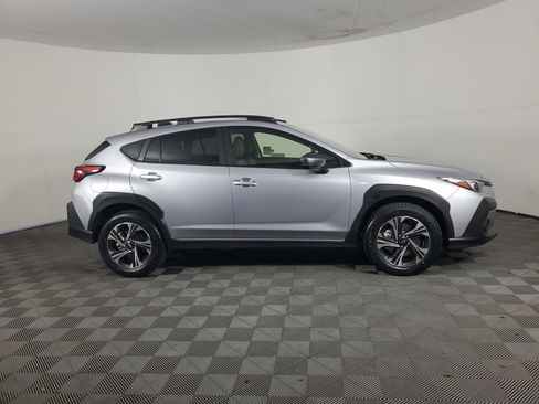 Used 2024 Subaru Crosstrek 2.0i Premium AWD/4WD image 3