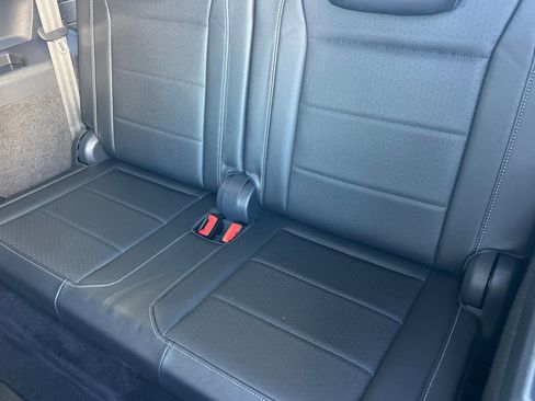 Used 2019 Volkswagen Tiguan SE w/ Panoramic Sunroof Package AWD/4WD image 15