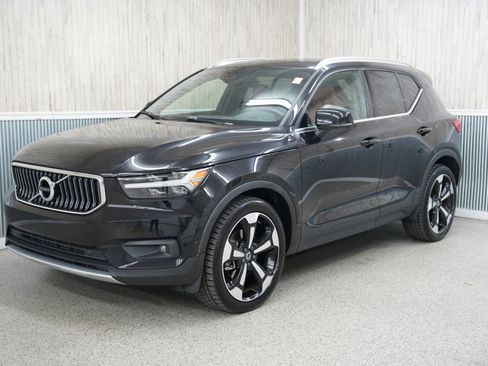 Used 2019 Volvo XC40 T5 Inscription image 4