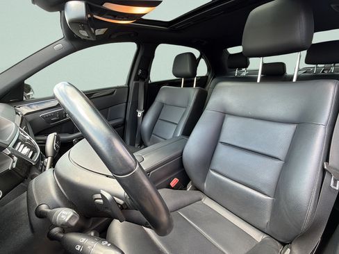 Used 2010 Mercedes-Benz E 350 Sedan image 27