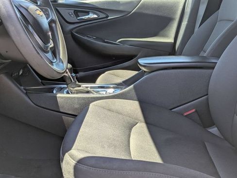 Used 2022 Chevrolet Malibu LT FWD image 12