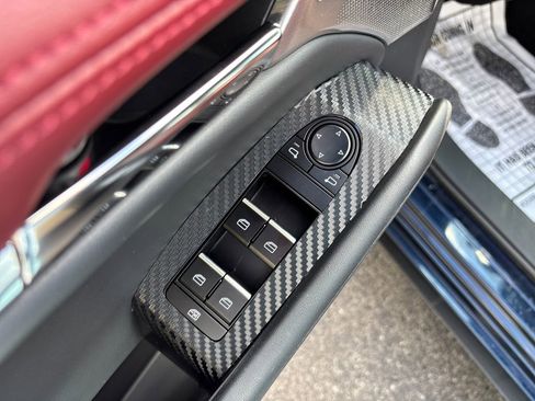 Used 2019 MAZDA MAZDA3 Hatchback w/ Premium Package image 11