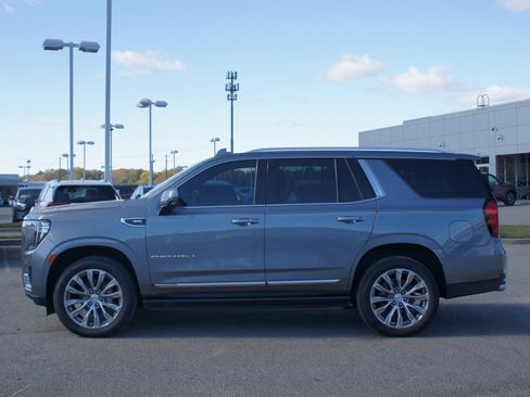 Used 2021 GMC Yukon Denali w/ Denali Premium Package image 14