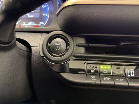 Used 2026 Toyota Crown Limited w/ Advanced Technology Package image 25