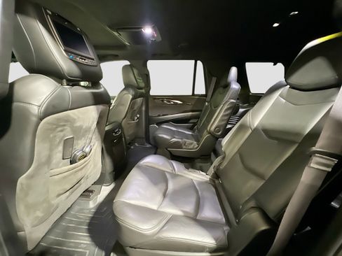 Used 2016 Cadillac Escalade Platinum image 19