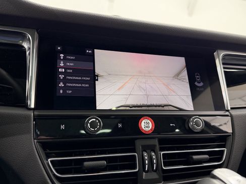 Certified 2025 Porsche Macan image 45