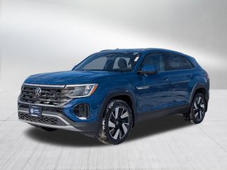 Certified 2025 Volkswagen Atlas Cross Sport SE video 3