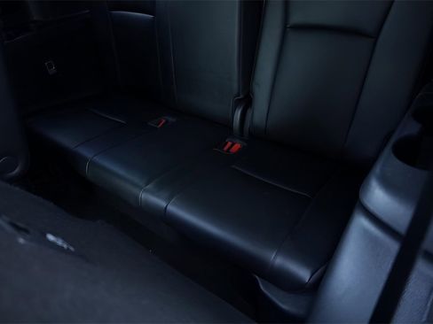 Certified 2023 Toyota Highlander XLE image 14