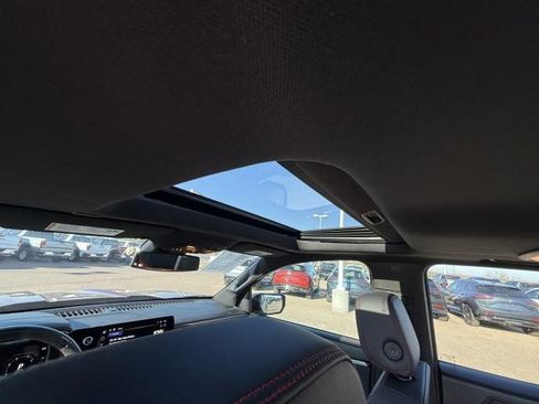 Used 2024 Chevrolet Colorado Z71 w/ Z71 Convenience Package 2 image 28