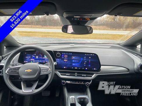 Used 2025 Chevrolet Equinox EV LT image 19