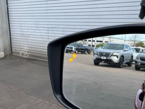 Used 2025 Nissan Versa SV image 19