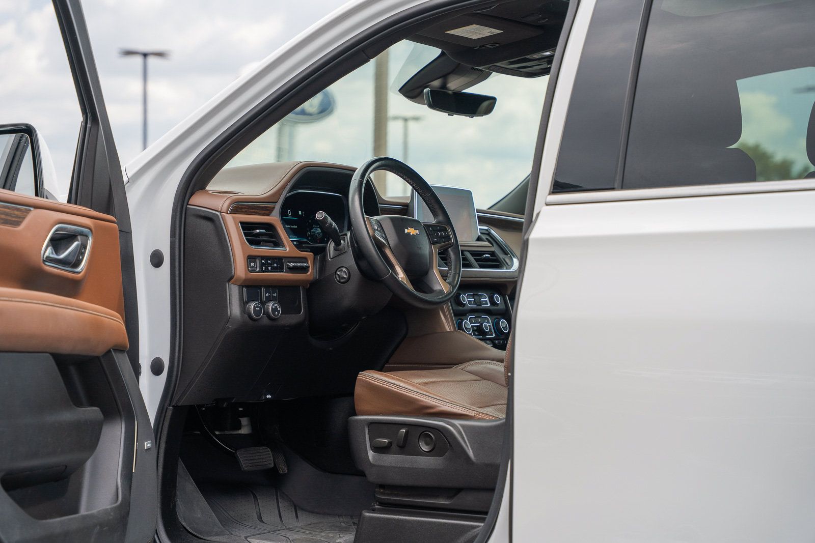 Used 2023 Chevrolet Tahoe High Country w/ Premium Package 2 RWD image 24