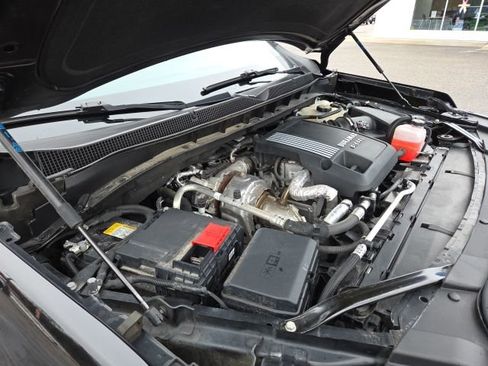 Used 2023 Chevrolet Suburban LT w/ Luxury Package image 81