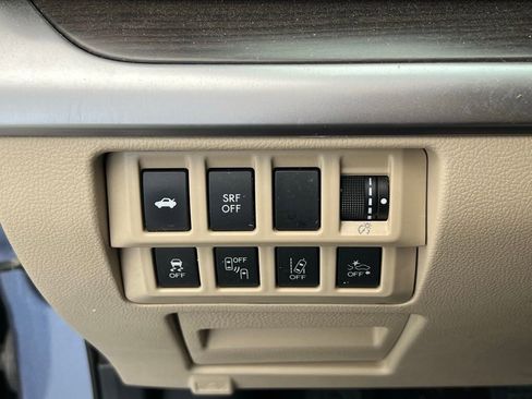 Used 2017 Subaru Legacy 2.5i Limited image 20