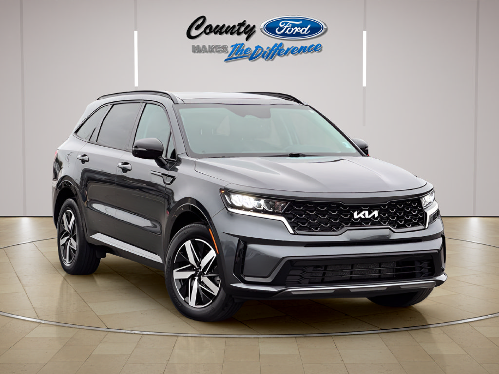 Used 2023 Kia Sorento S w/ Panoramic Sunroof Package FWD image 1