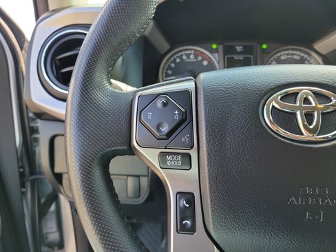 Used 2022 Toyota Tacoma SR5 AWD/4WD image 22
