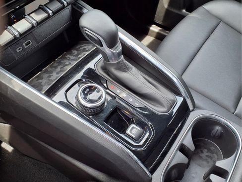 Used 2023 GMC Canyon Elevation w/ Elevation Premium Package AWD/4WD image 12