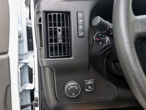 Used 2025 Chevrolet Express 3500 LS RWD image 23