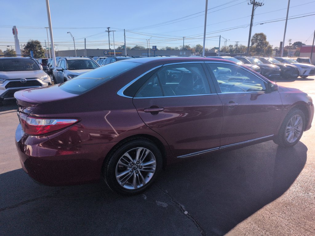 Used 2017 Toyota Camry SE FWD image 5